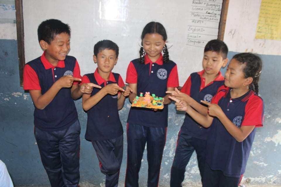 Land Star English School